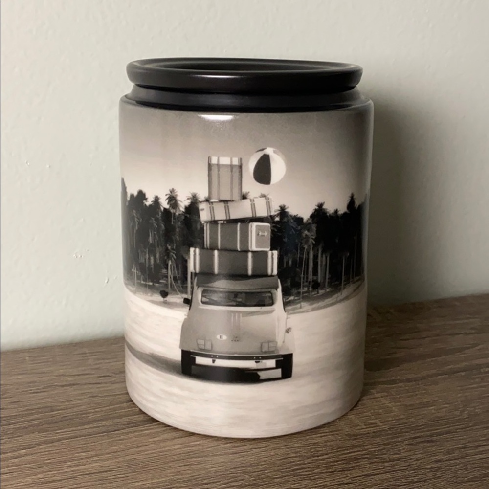 COPY - Scentsy Wax Warmer - Pack Your Bags NWT